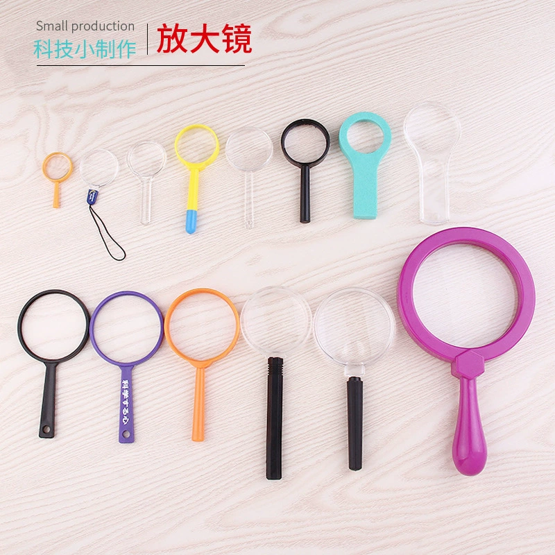 Научный эксперимент, детское увеличительное стекло, неигрушечное детское садик, ученики, мальчики и девочки, наблюдатель за растениями, насекомые высокой четкости