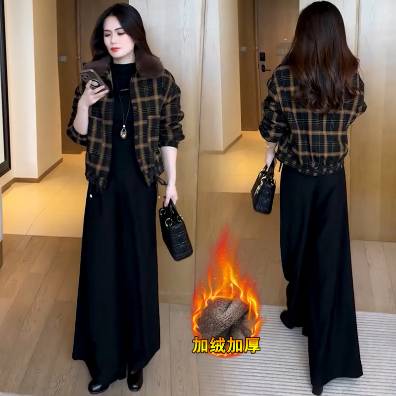 Fleece-Lined Thick Denim Plaid Short Coat for Women, New Winter Stylish Slim Detachable Fur Collar Jacket Trendy