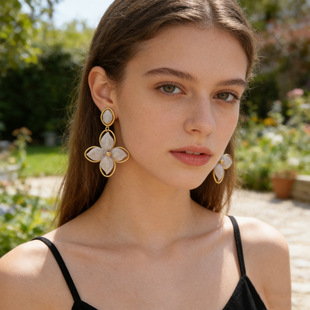 �W���羳�Ʒ��߅�ȼٶ��h�����߼����p�ݶȼ��L�U�ջ�����