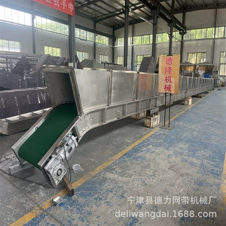 封闭皮带输送机爬楼上料传送带高楼下料输送线室外用防腐输送设备