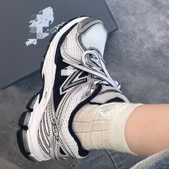 NB860v2 機能的なランニングシューズ、大きなメッシュアッパー、二重密度ミッドソールサポート、耐摩耗性と高さを高めるレトロスポーツシューズ