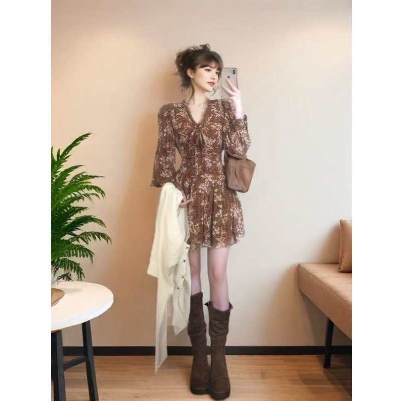 茶歇法式气质老钱风温柔碎花连衣裙女装早秋v领飘带收腰雪纺裙子|undefined