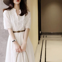 白色蕾絲連衣裙女裝2021年新款潮女春夏收腰鏤空法式超仙初戀裙子