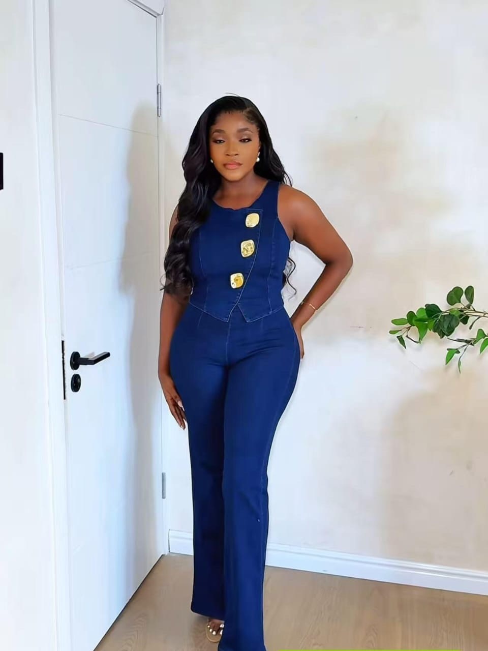 Women's Denim Jumpsuit With Metal Pin Decor - Fashionable Sleeveless Romper For Casual Street Style_ecoleips.com