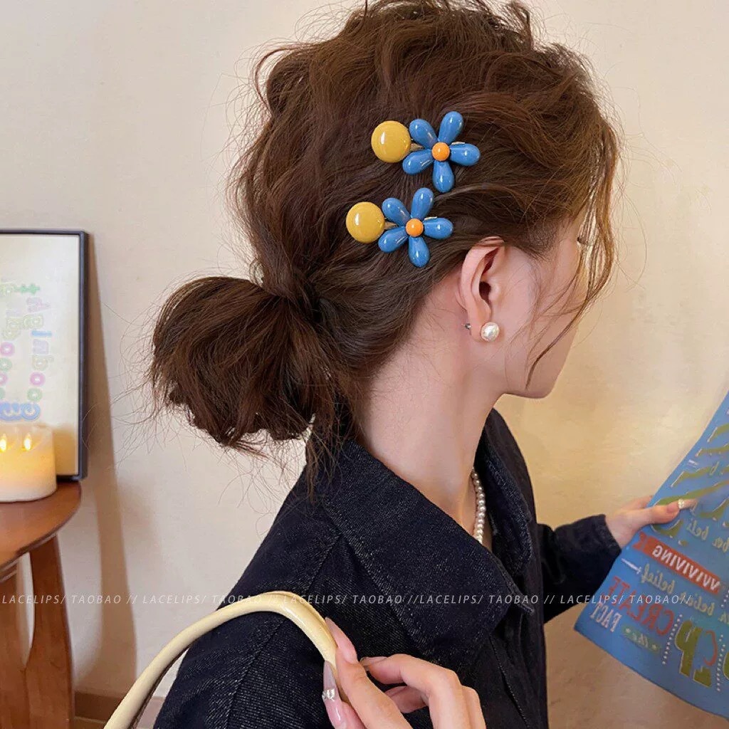 4# summer fresh candy blue five-petal flower yellow ball hairpin [pair]