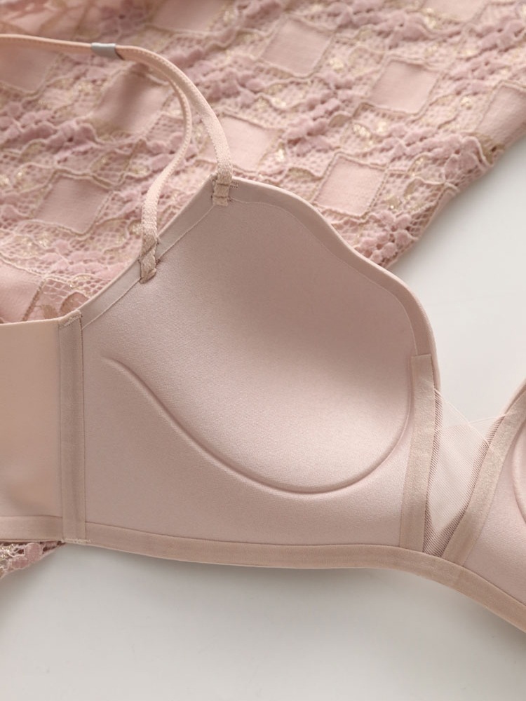 Hígado caliente japonés empuja hacia arriba engrosado sin costuras de una pieza sujetador inalámbrico pecho plano pecho pequeño traje de ropa interior grande