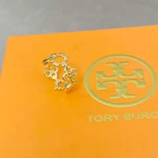 新款时尚轻奢简约通勤四叶草造型小众设计感精美气质戒指