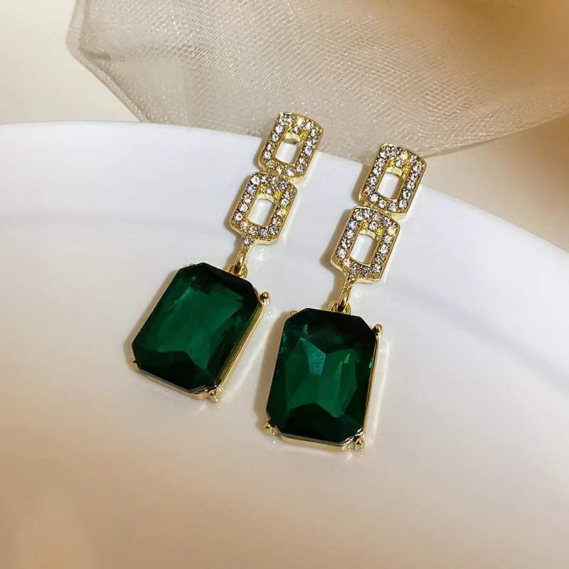 Brand geometric retro elegant fashionable design earrings