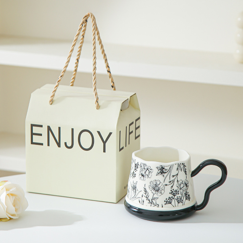 Tazas de cerámica de alto valor nominal tazas de café tazas de leche de alto nivel de sensación de taza de agua casera regalos de mano al por mayor