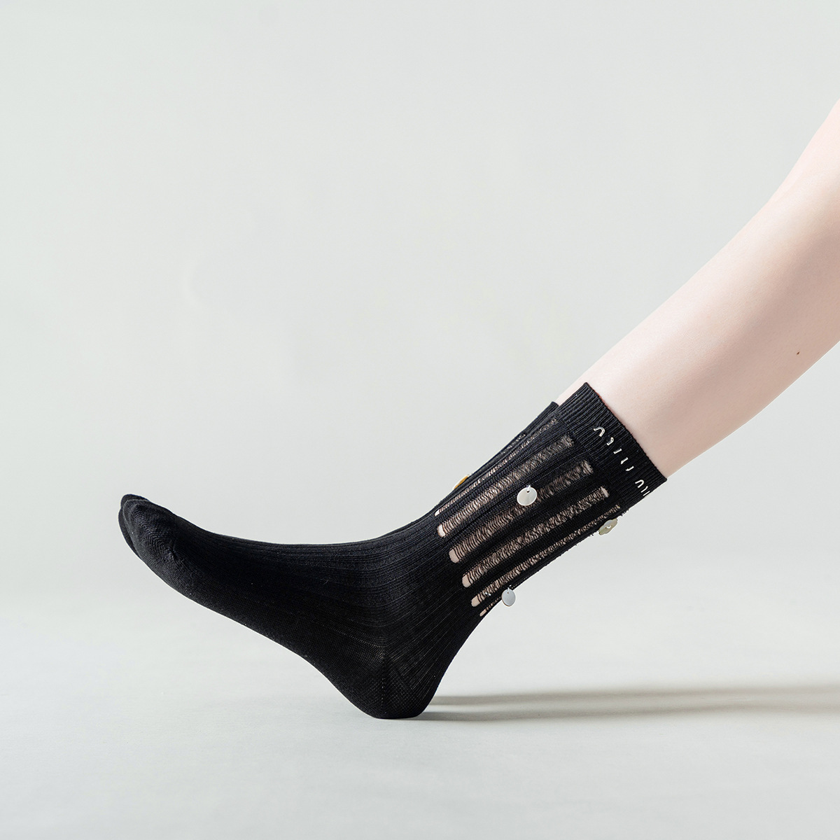 버튼 양말 (흑백)