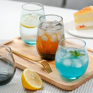 �����ń���Ů���r�в�ɫ�豭��ţ�̱��o�U�����������k���Һ�ˮ��