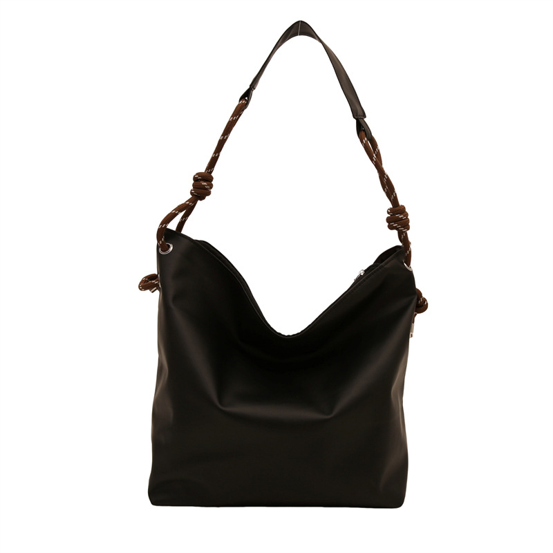 Bolso de mujer 2024 invierno nuevo bolso de alta calidad de gran capacidad bolso de hombro de moda este año popular bolso casual universal