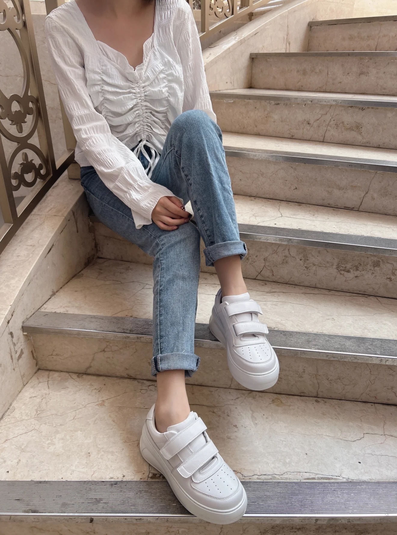 Mao Sichun stesso stile 2025 primavera e autunno scarpe bianche in vera pelle con suola spessa e aumento invisibile dell'altezza_voghion.com