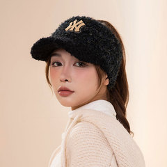 冬の暖かいウールの糸の女性の帽子の頭の帽子をつなぎ合わせて耳の帽子を保護します。