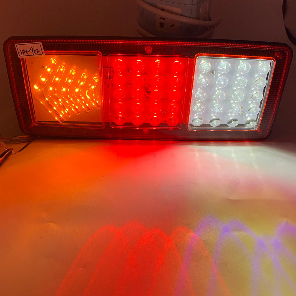 Ventas de fábrica remolque de Camión Europeo LED luz trasera coche eléctrico LED luz trasera fluorescente logística coche pequeña Luz