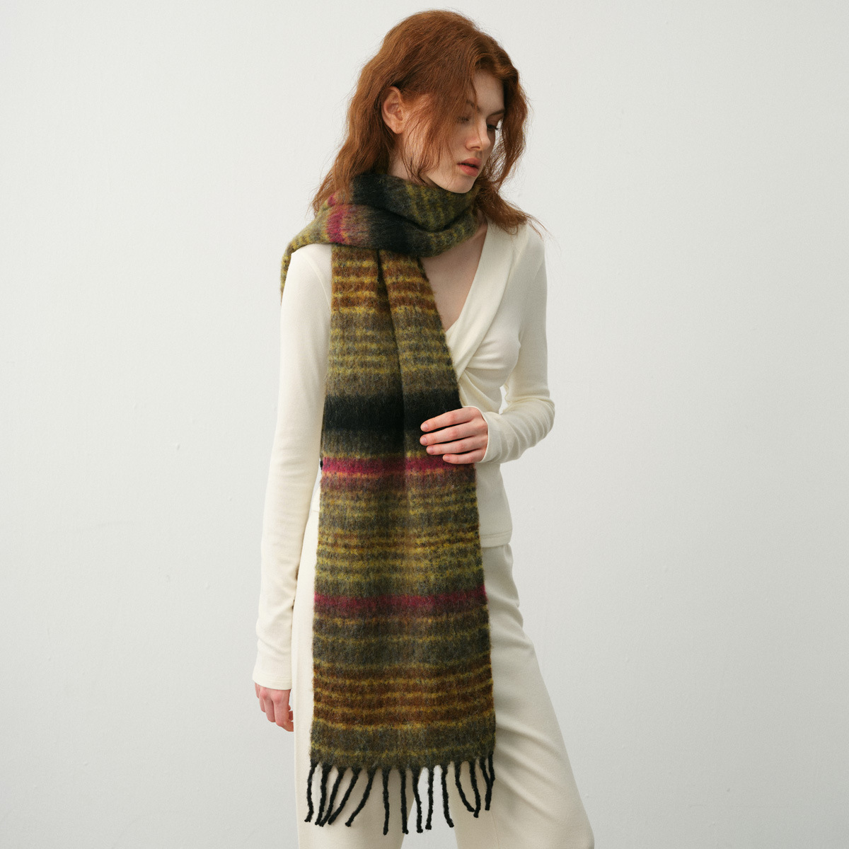 Designer new scarf Wool blend Saturn striped scarf for women with soft bib for winter atmosphere_voghion.com