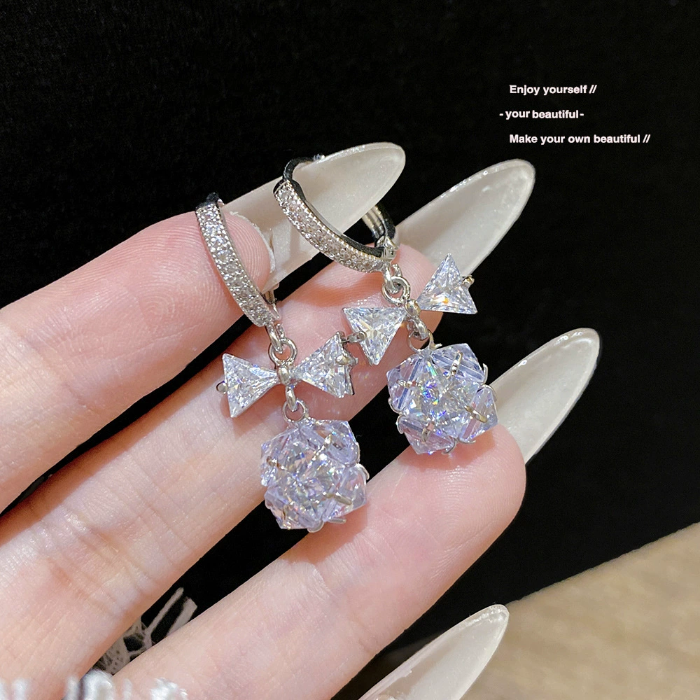 Серебряные серьги 925 пробы, жемчужные вставки, легкая роскошь европейский стиль, легкие