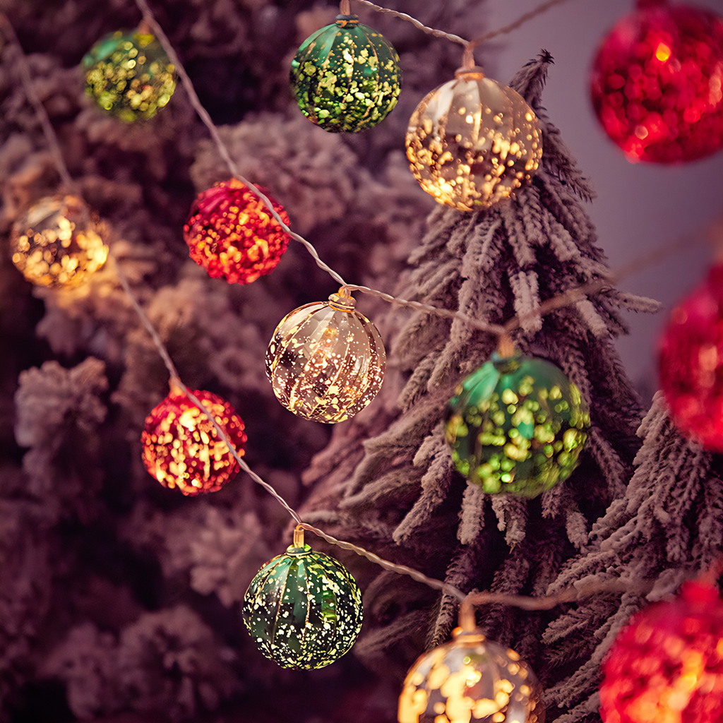Navidad atmósfera de color LED impresión de color bola galvanizada estrella colgante string de luz árbol de Navidad decoración escena
