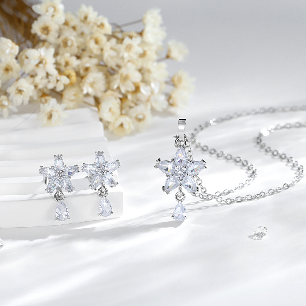 Diseño de moda transfronteriza flor colgante de gota de agua conjunto de joyas pendientes de cobre chapado en oro collar joyas de plata al por mayor image 4