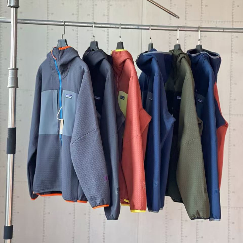Outdoor P@Ta R2 Windproof Softshell Hooded Nylon Plush Zipper Men's Jacket Couple's Windbreaker Outdoor P@Ta R2 Windproof Softshell Hooded Nylon Plush Zipper Men's Jacket Couple's Windbreaker