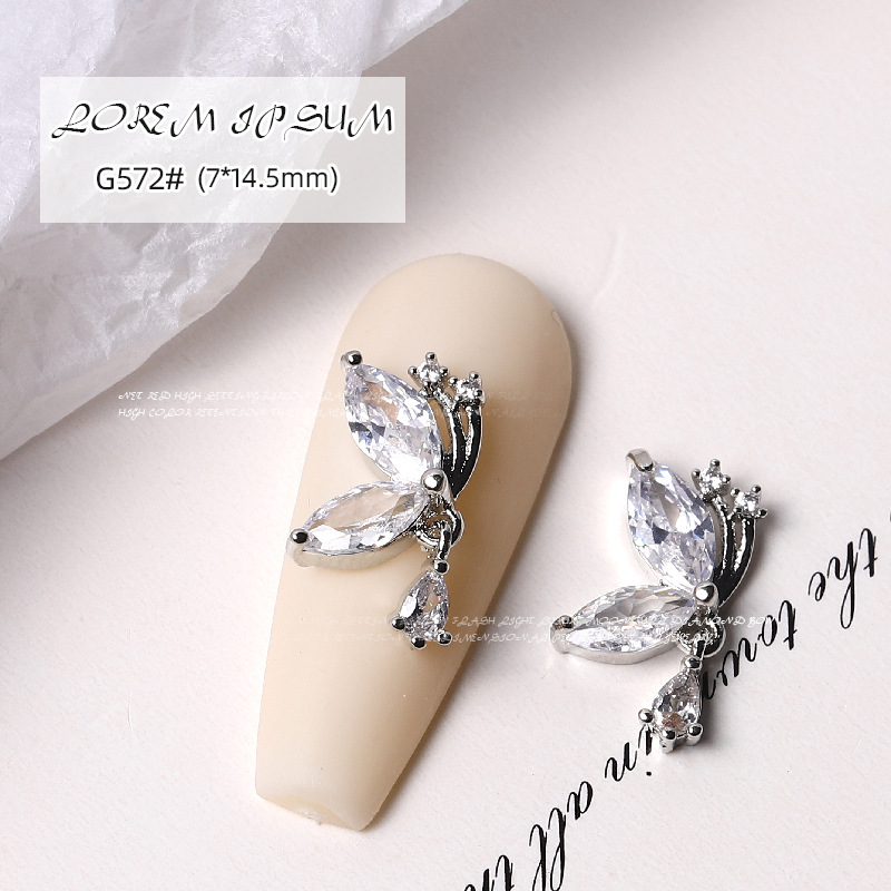 Nueva celebridad de internet luz de lujo circón amor super flash perla mariposa colgante cadena de uñas estrella de plata diamante conejo pequeño diamante image 18