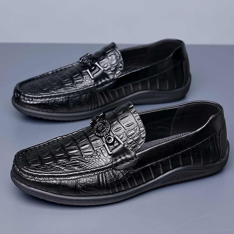 Primavera nueva capa superior de piel de vaca zapatos de guisantes de los hombres patrón de cocodrilo zapatos casuales de cuero de moda de los hombres zapatos de los hombres de moda de los productos europeos