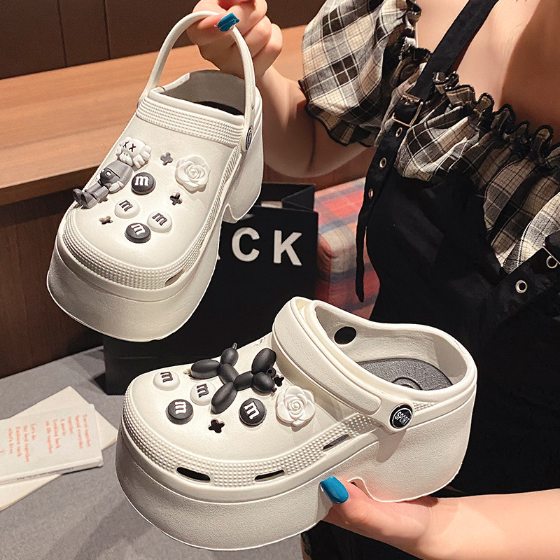 卸売りの新型の厚い底の穴の靴の女性の滑り止めの砂浜は高くなります。|undefined