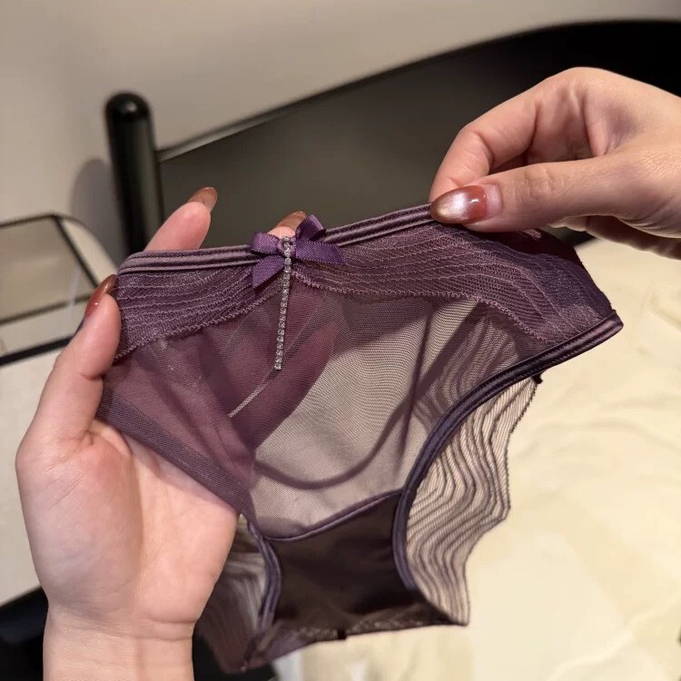 2026 New Style Light Luxury Water Ripple Sexy Lace Panties for Women with Rhinestone Embellishments, Hollow-Out Satin Breathable Leaky Hip Women's Briefs