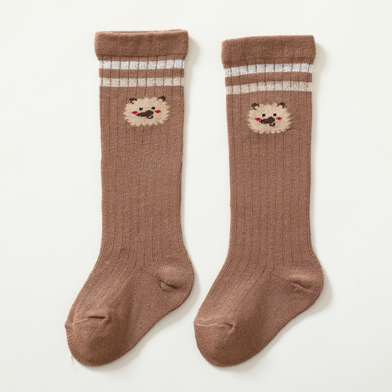 2025 otoño e invierno nuevas medias de bebé coreanas estilo universitario calcetines de pantorrilla para niños calcetines altos para estudiantes de animales a rayas