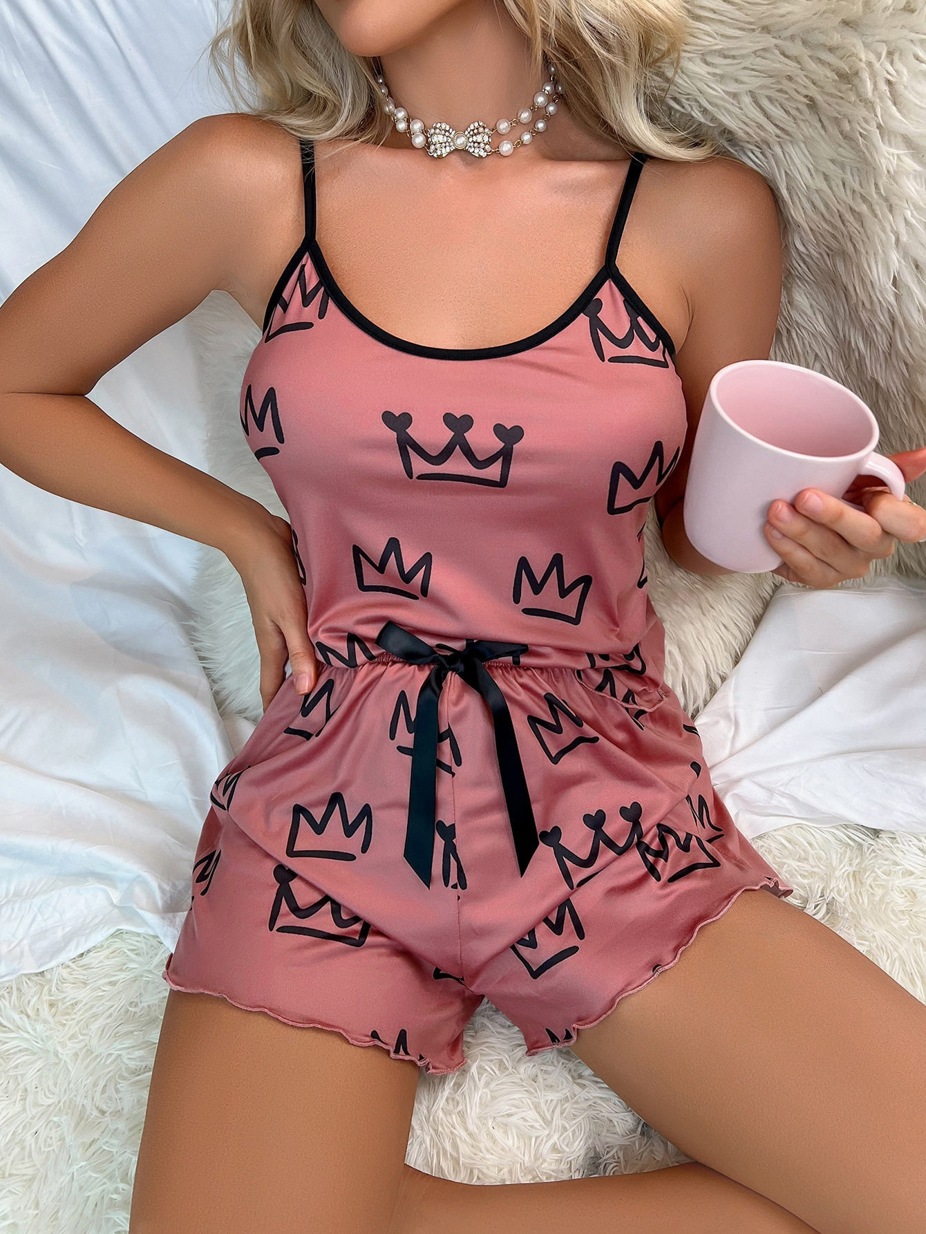 Women's Sexy Heart Shape Crown Polyester Milk Fiber Shorts Sets display picture 5