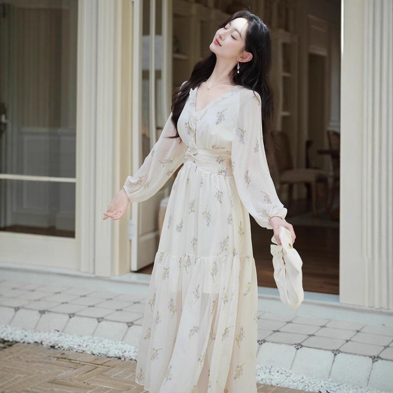 2025早秋流行风格气质温柔碎花连衣裙绝美巨好看的仙女长裙子收腰|undefined
