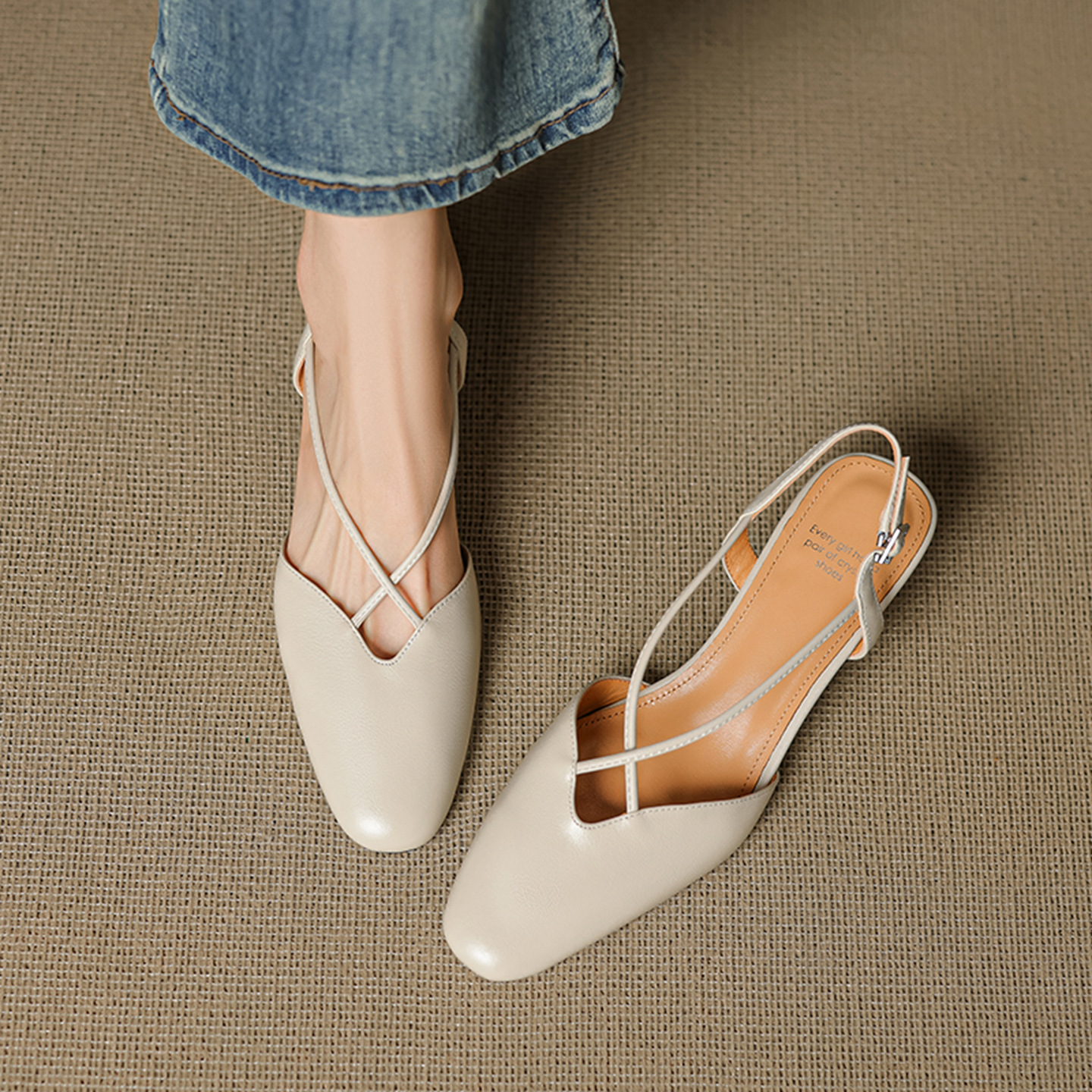 Sandal cao gót nữ mũi kín quai chéo buộc dây phong cách Hàn Quốc — đen
