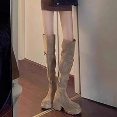 暖かい膝を越えたブーツの女性レトロな襟の騎士靴の太さと厚い底の長い筒の雪の靴の美ラードの冬のベルベット