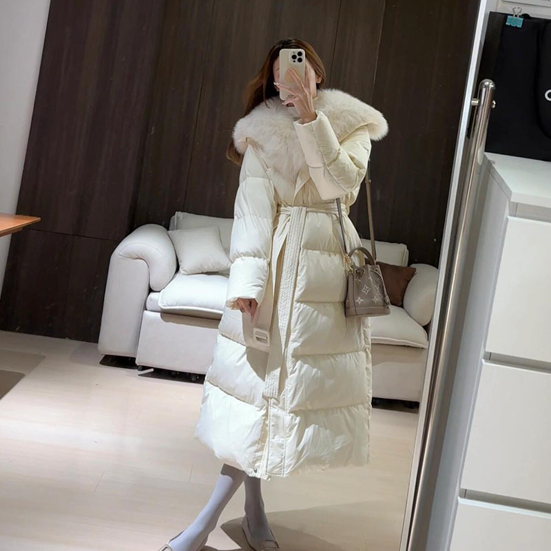 White fur collar long down jacket women's 2024 new winter super good-looking this year's popular small