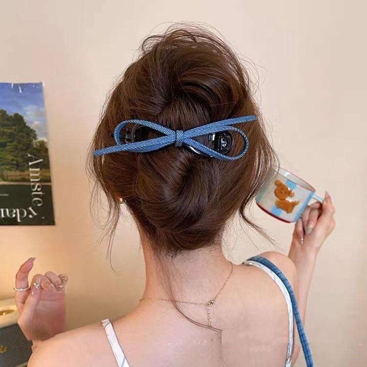 後頭部にツイストクリップが付いた新しいスタイルのワンラインヘアクリップ、軽い高級感と高級感のあるヘアクリップ、女性用のアヒルのくちばしクリップヘッドドレス|undefined