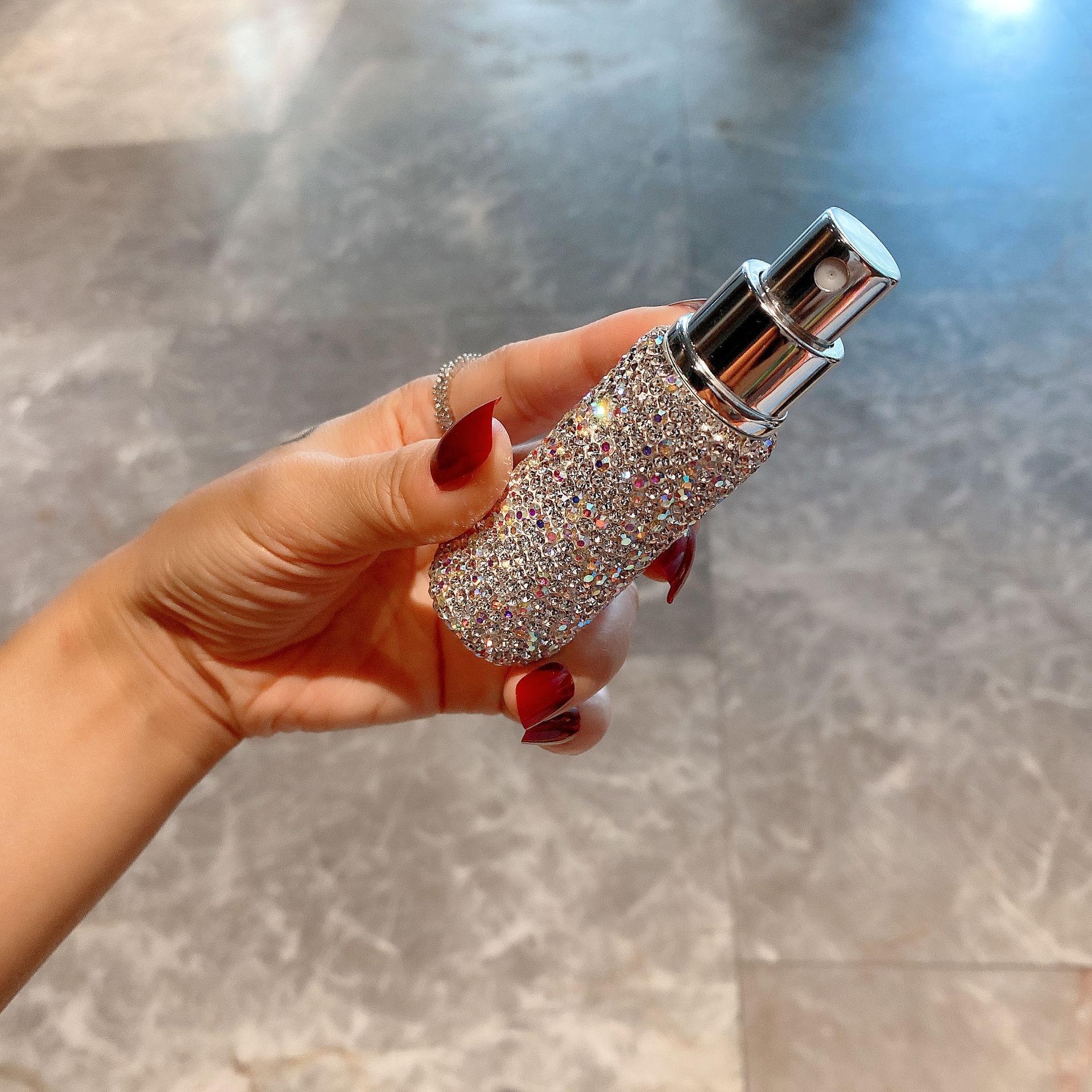 Light luxury diamond studded perfume sub bottle small empty bottle lotion bottle travel size portable _voghion.com
