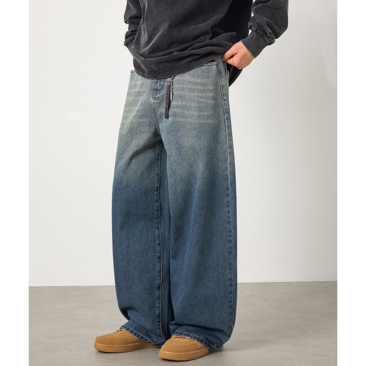 Vintage Washed Gradient Blue Jeans – Baggy Straight-Leg Denim Pants For Men (Distressed Finish, Mid-Rise, Non-Stretch Cotton Blend, M-Xxxl)_voghion.com