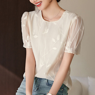 High-End Chic Lace Embroidered Shirt for Women 2025 Summer New Age-Reducing Sweet and Gentle Style Beautiful Shirt