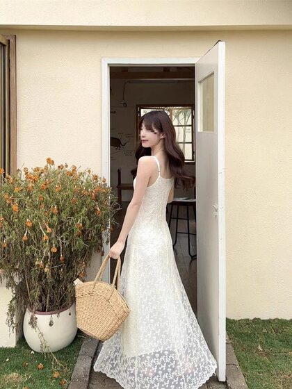 Pure Desire Style Embroidered Sling dress Women's 2025 Summer New Elegant Fashionable Tight Waist Slimming Chic Long Dress Trendy