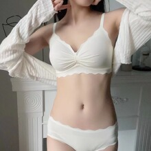 亲肤少女无痕无钢圈内衣小胸聚拢上托收副乳舒适酒红色文胸套装