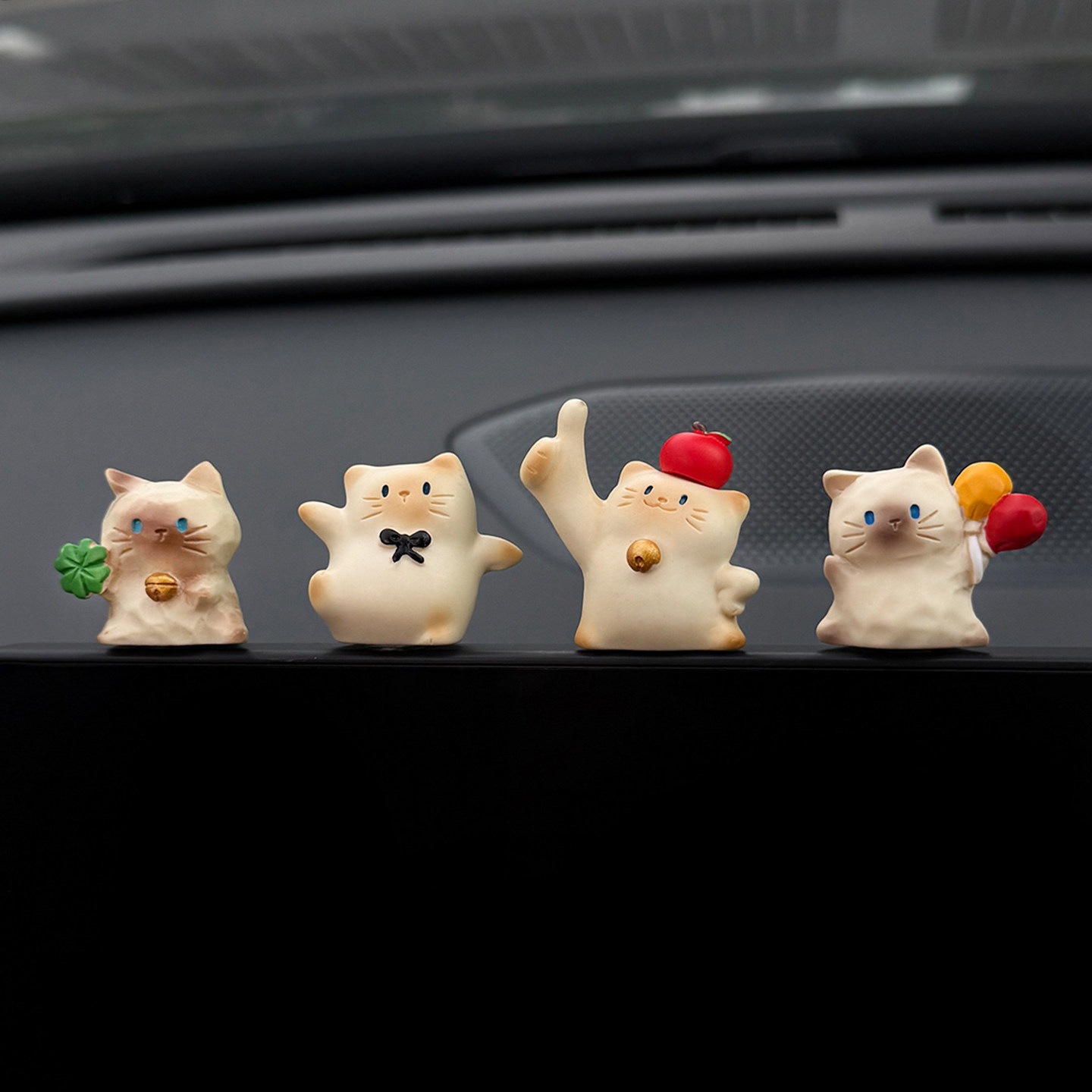 Creative cat car dashboard decoration, cute figurine for car center console screen, small ornament for computer screen for women