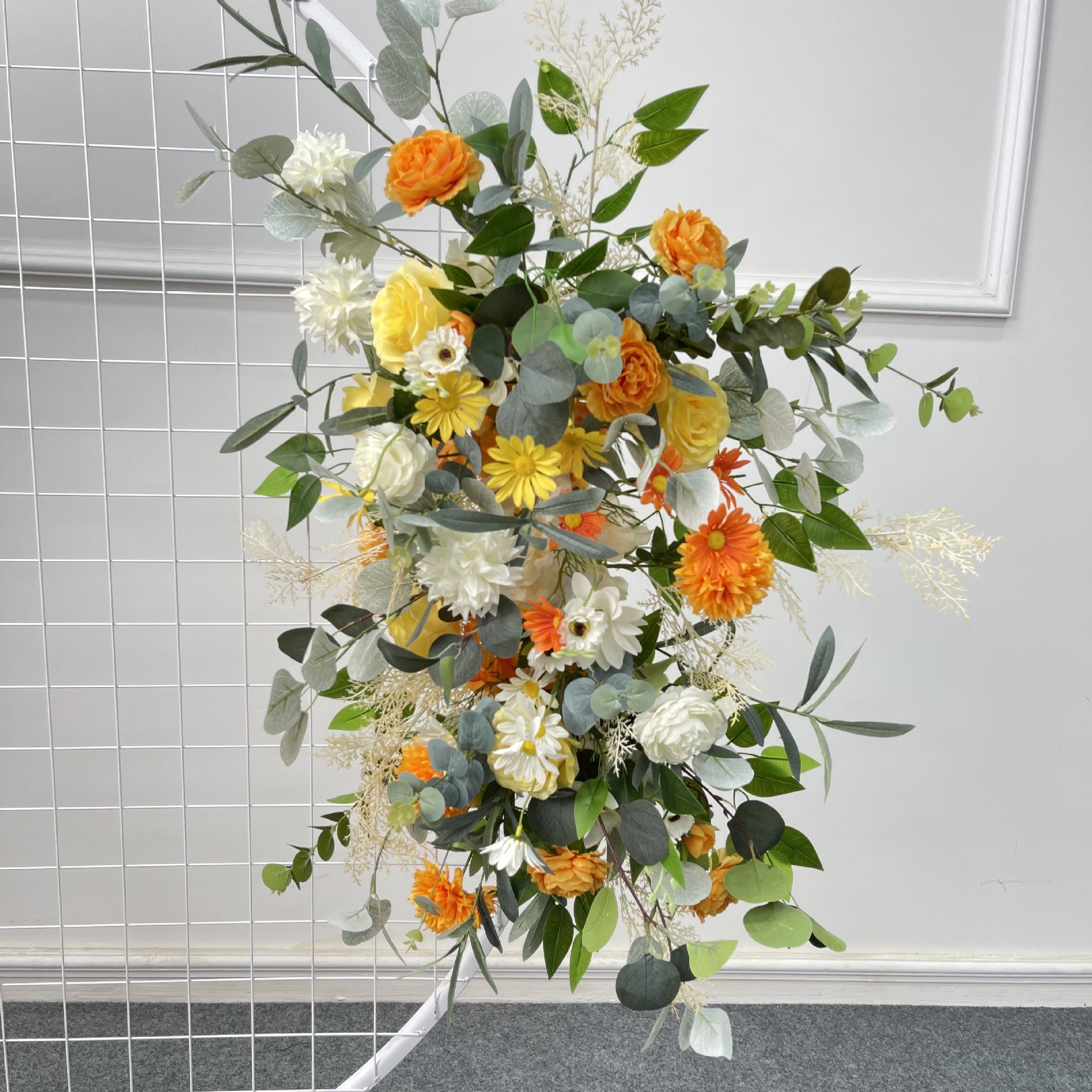 El comercio exterior de la boda flor artificial piso de la boda flor de seda apoyos de la flor de eucalipto flor artificial fila accesorios de la boda floral