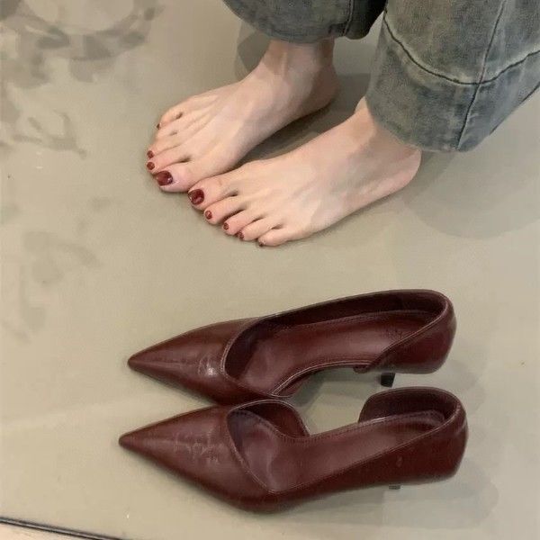 French-Style Pointed-Toe Genuine Leather High-Heeled Shoes for Women, with Thin Heels and Side Air Vents, Suitable for Commuting, Professional Retro Slip-On Shoes for Spring French-Style Pointed-Toe Genuine Leather High-Heeled Shoes for Women, with Thin Heels and Side Air Vents, Suitable for Commuting, Professional Retro Slip-On Shoes for Spring