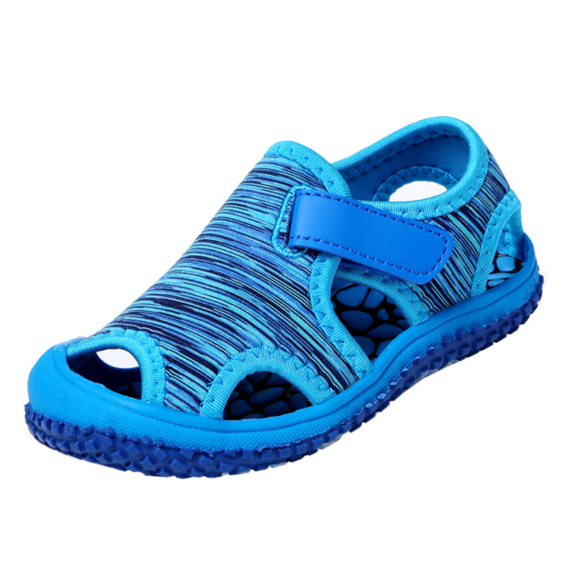 Sandalias de las muchachas nuevos zapatos para niños verano cerrado dedo del pie deportes Sandalias Zapatos de playa niños Velcro niños comercio exterior
