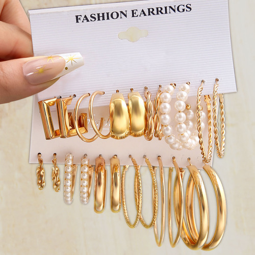 Elegant and Luxurious Gold Hoop Earrings for Women - Fashionable, Unique, and Design-Oriented European and American Style