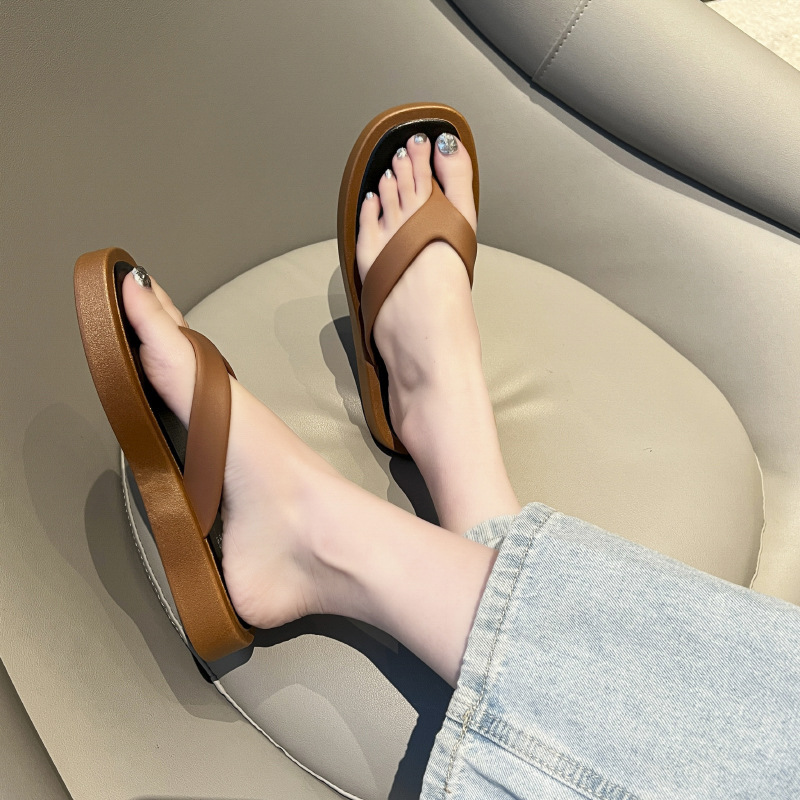 Fashionable summer non-slip comfortable women's slippers flat