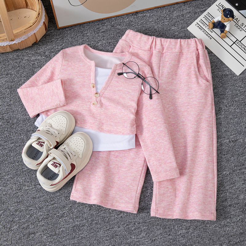 New Casual Two-Piece Set for Children, V-Neck Shirt and Wide-Leg Pants, Spring and Autumn Style for Toddlers New Casual Two-Piece Set for Children, V-Neck Shirt and Wide-Leg Pants, Spring and Autumn Style for Toddlers