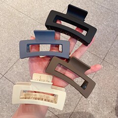 趙露思 マット仕上げの四角い黒色のシャーククリップ、前髪用、インスタ映えする女の子用ヘアクリップ、多用途のつや消しスクエアクリップ