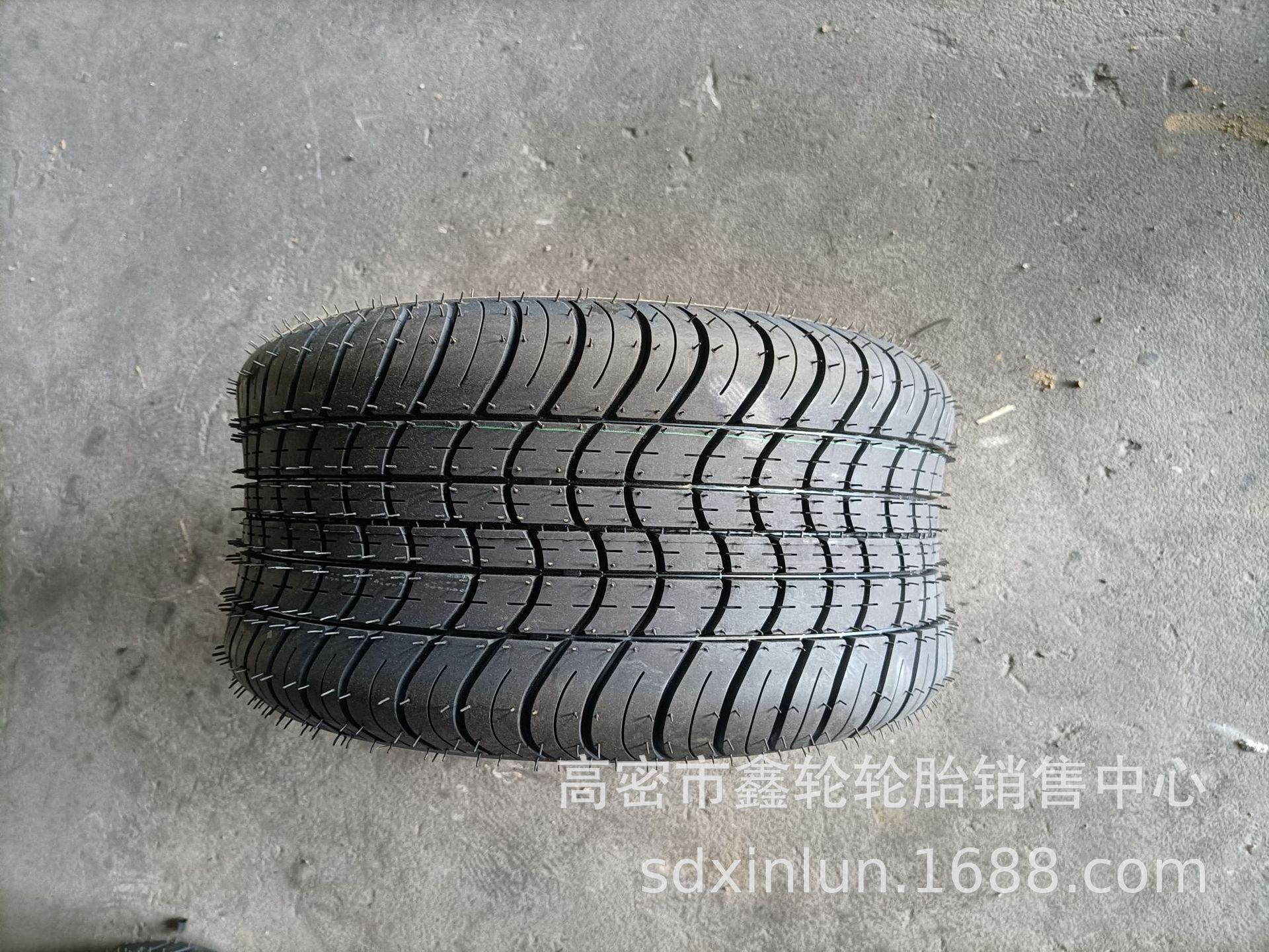 供应20.5x8-10/18x8.5-8/205/50-10/225/55B12草坪游览观光轮胎