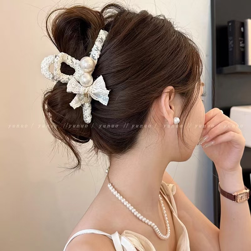 Elegante molletta per capelli a fiori con perle per chignon_voghion.com